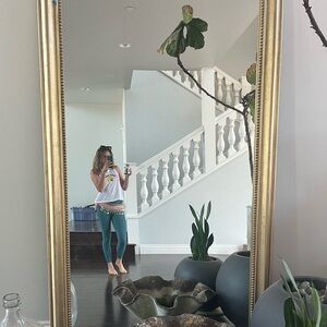 Meet your Posher, Abri